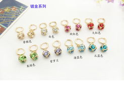 韓國(guó)新款?yuàn)W地利水晶幸福魔方耳墜 時(shí)尚與品質(zhì)的完美結(jié)合